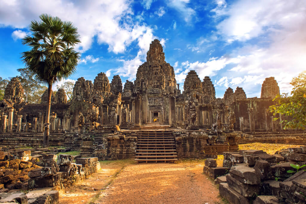 Luxury and Adventure in Southeast Asia: Cityscapes, Ancient Temples ...